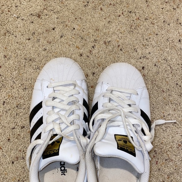 Adidas Superstar shoes - Picture 2 of 3